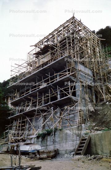 Sasebo Saga, bamboo scaffolding