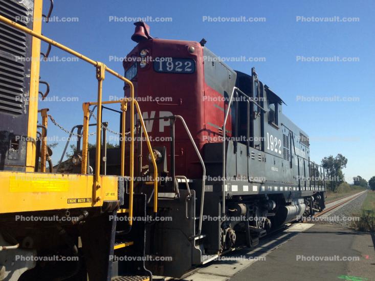 NWP 1922, EMD GP9, Laying down Fiber Optic Cables, 2014, Construction for the new SMART train, Northwestern Pacific