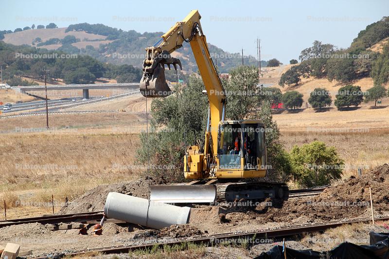 Building the new Rail, Marin County, 2015, Construction for the new SMART train, Highway 101