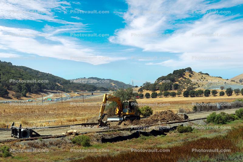 Building the new Rail, Marin County, 2015, Construction for the new SMART train, Highway 101