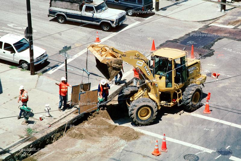 John Deere 544H Wheel Loader, Installing Fiber Optic Cable, Intersection of 17th street and Mississippi streets, Potrero Hill, Earthmoving, Earthmover