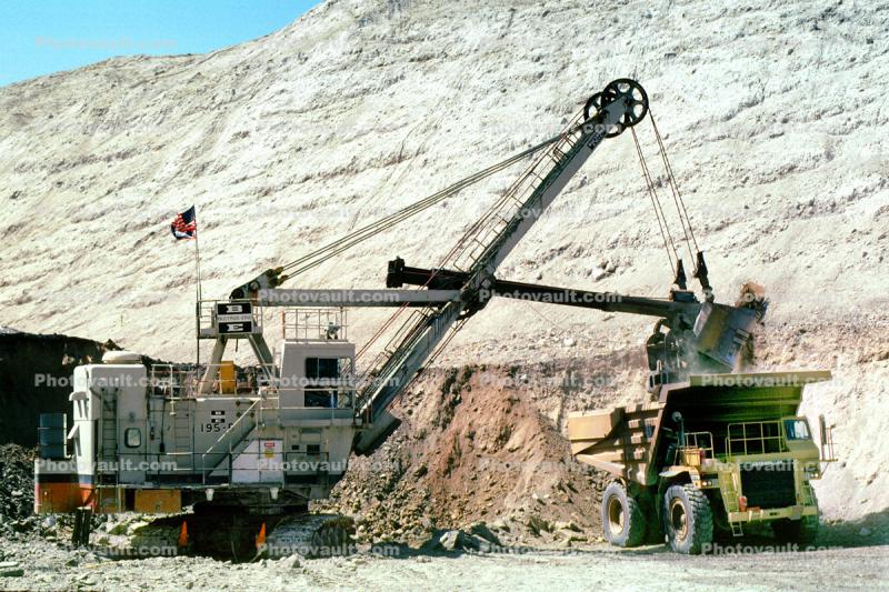 Mining Shovel, Bridger Coal Company, B-E 195B - 21CY/CAT777B, M1814, dump truck, 1950s, diesel, Digger