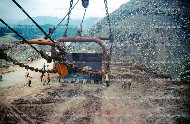Excavator, Chains, Crane, Drag Bucket, Huge, dragline, Big Muskie, Cumberland Ohio