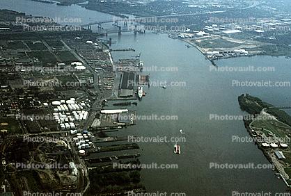 Port Richmond Philadelphia, Oil Storage Tanks, Betsy Ross Bridge, Delaware River