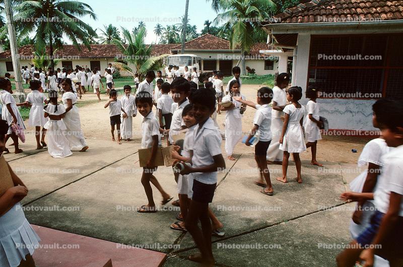 boys, girls, Moratuwa, Sri Lanka, 1984, 1980s