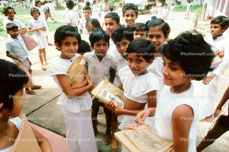 Schoolgirls, Schoolboys, boys, girls, Moratuwa, Sri Lanka, 1984, 1980s