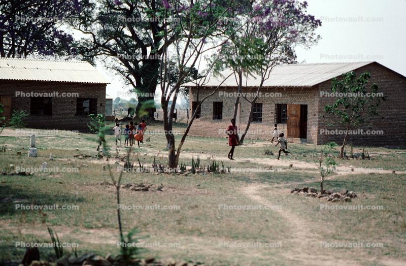 Building, Classroom, paths, children, Madzongwe