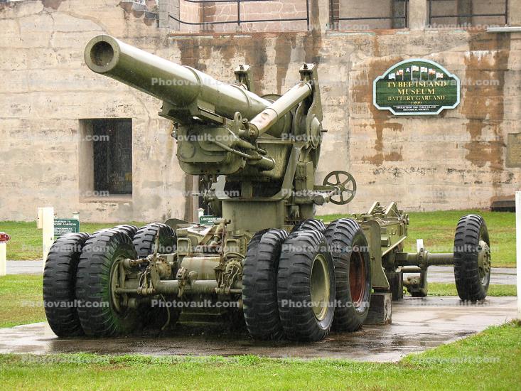 155 mm Long Tom, Towed field artillery, Ordnance, WW2 Mobile Cannon, Tybee Island Museum, Fort Screven's Battery Garland