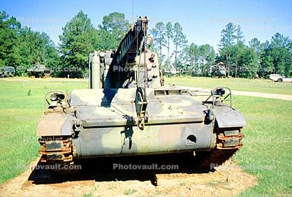 Crane, ww II, world war two, tracked vehicle, Camp Shelby, Mississippi, head-on