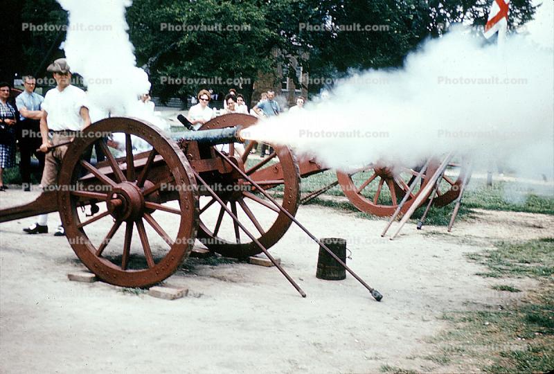 Cannon Firing, Revolutionary War, American Revolution, Battlefield, Continental Army, History, Historical, Concord, New Hampshire, War of Independence, artillery, gun, firepower, smoke