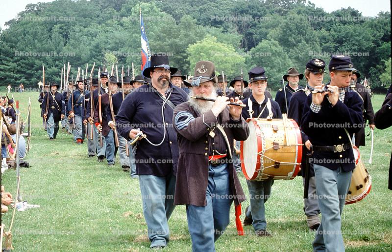 Drum and Fife corps, marching band, soldiers, infantry, Civil War, color guard, men