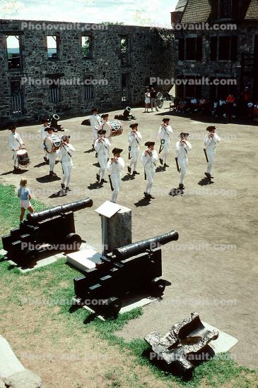 Cannon, Revolutionary War, American Revolution, Battlefield, Continental Army, History, Historical, War of Independence, artillery, gun, marching band