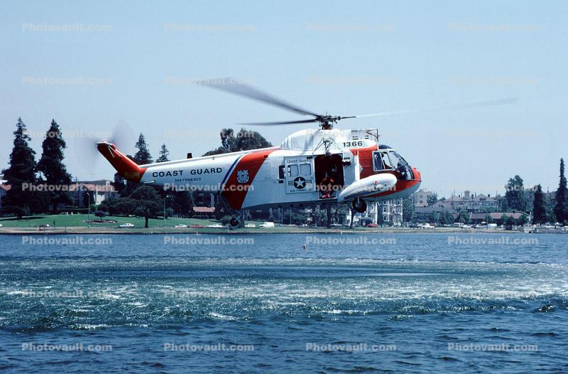 1366, Sikorsky HH-52A 'Seaguard', S-62C, Lake Merritt, Downtown Oakland, USCG