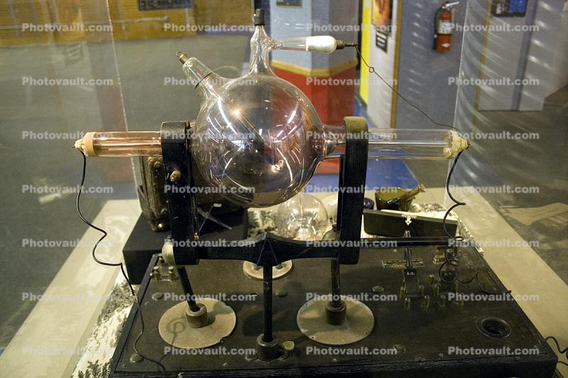Antique Frankenstein Device, lab, discharge sphere