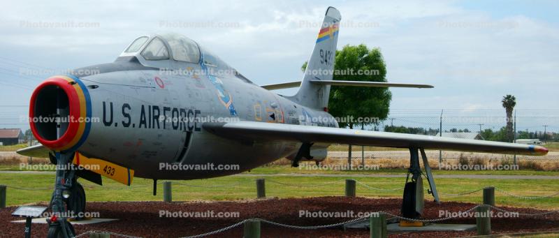51-9433, Republic Aviation F-84F Thunderstreak, 9433