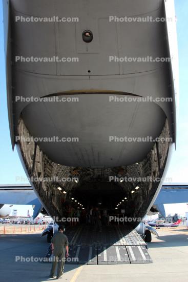 05-5142, Boeing C-17A Globemaster III, 452nd AMW, 5142