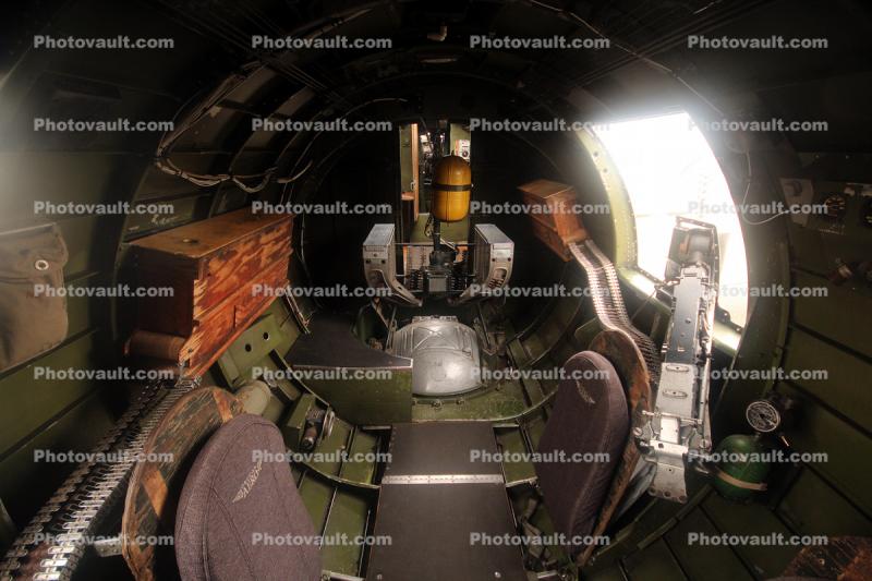 Interior, Machine Gun, Ball Turret, B-17G, 42-31909, Nine-O-Nine