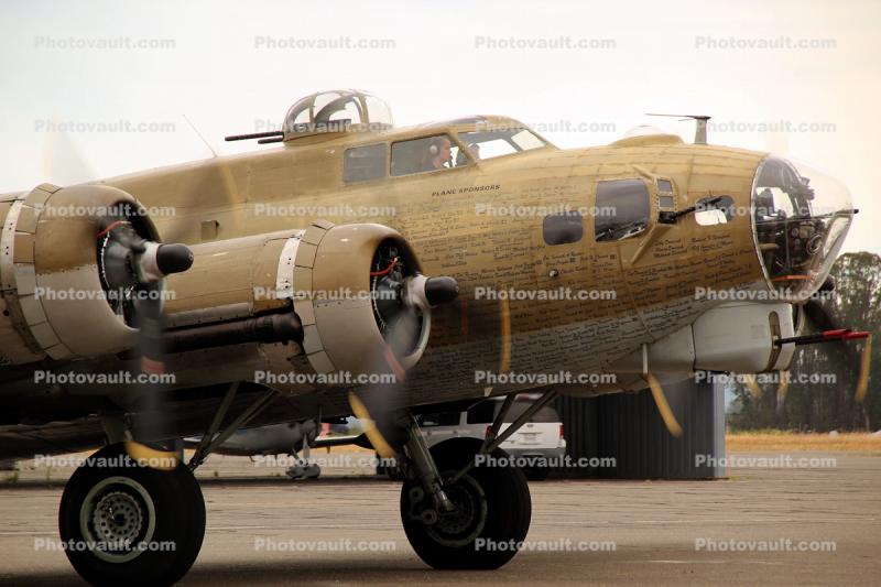 B-17G, spinning props, propellers, 42-31909