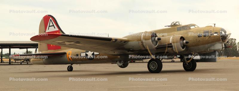 B-17G, spinning props, propellers, Nine-O-Nine, 42-31909