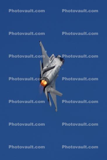 F-35A Lightning II with afterburner, climbing