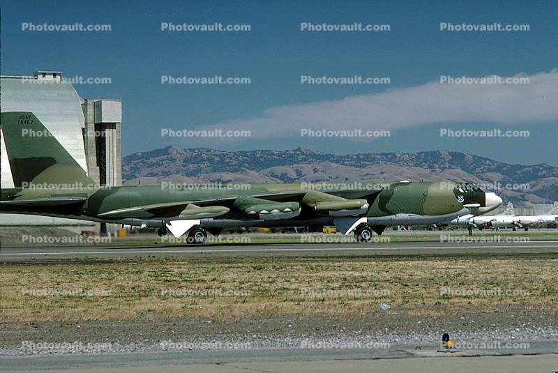 Boeing B-52 Stratofortress, NAS Moffett Field (Federal Airfield), Mountain View, California, United States Air Force, USAF