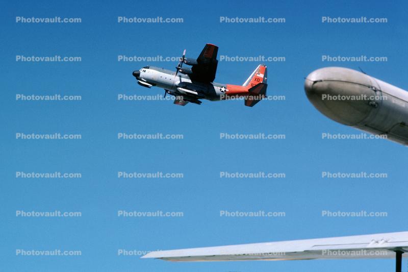 LC-130 Skibird, VXE-6, Antarctic Development Squadron Six, USN, 8319, ski