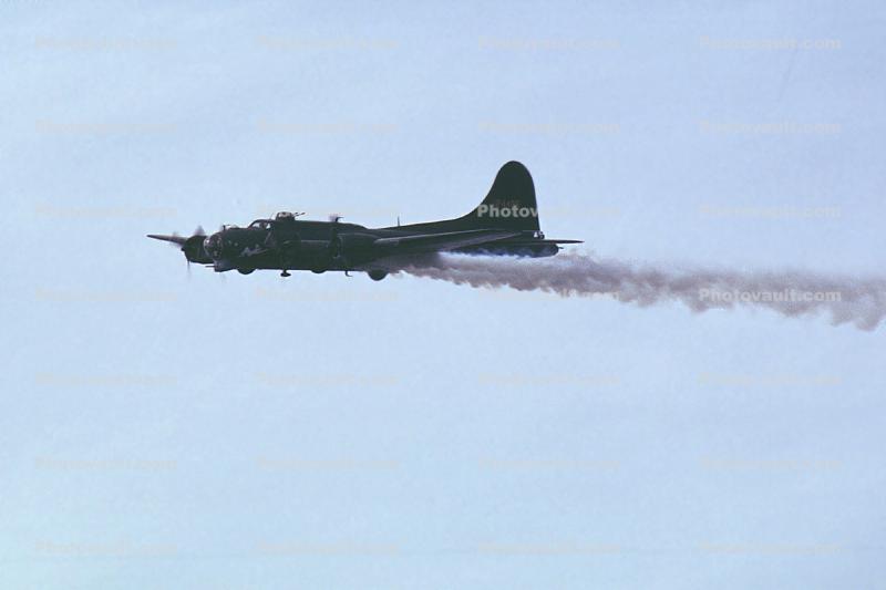 Boeing B-17 smoke