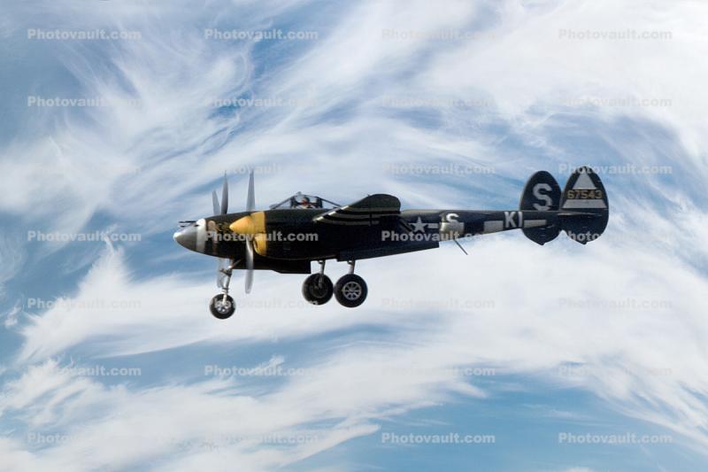 67543, Lockheed P-38 in flight, flying, airborne, landing