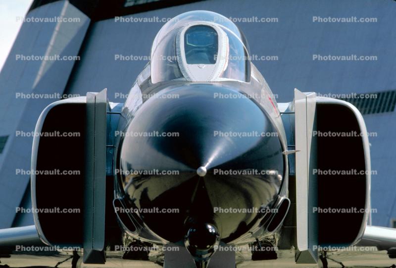 McDonnell Douglas F-4 Phantom, Moffett Field, head-on