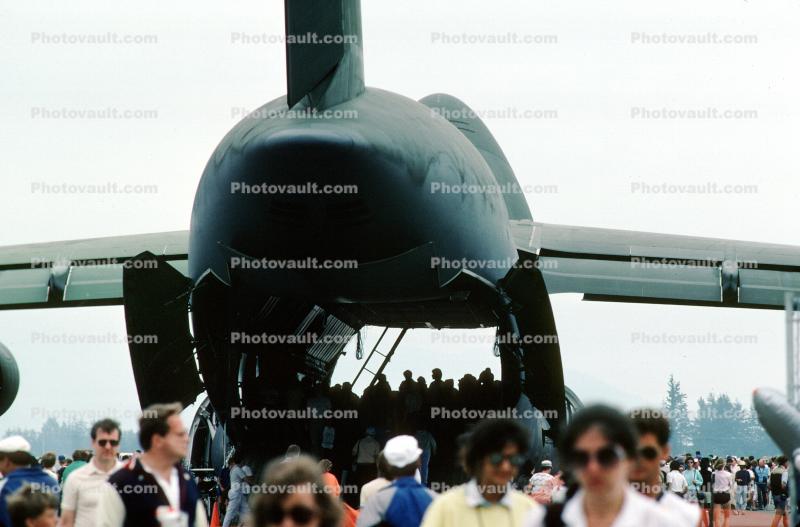 Nose Up, C-5A, crowds of people