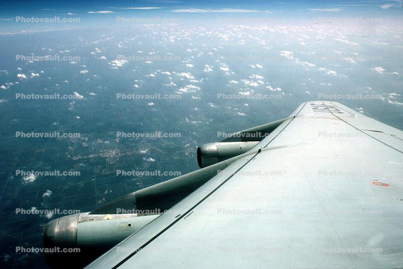 Boeing KC-135 Wing, USAF, lone wing in flight