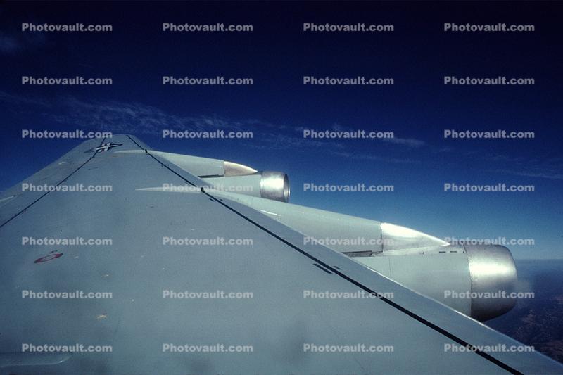 Flight, flying, airborne, Boeing KC-135, Stratotanker, USAF, lone wing in flight