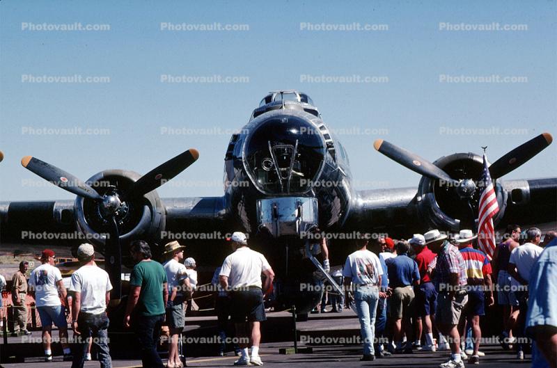 B-17 Flyingfortress, Crowds