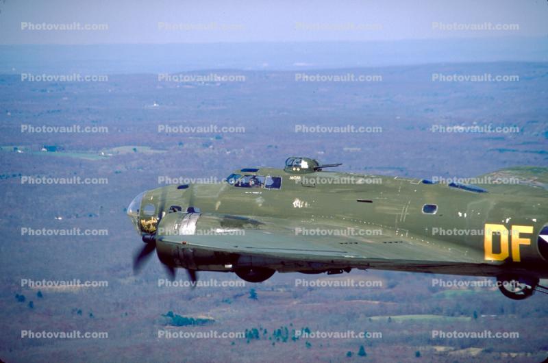 124485, Boeing B-17G Flying Fortress, (299P)