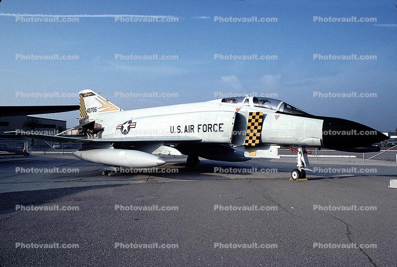 McDonnell Douglas F-4 Phantom in flight, flying, airborne