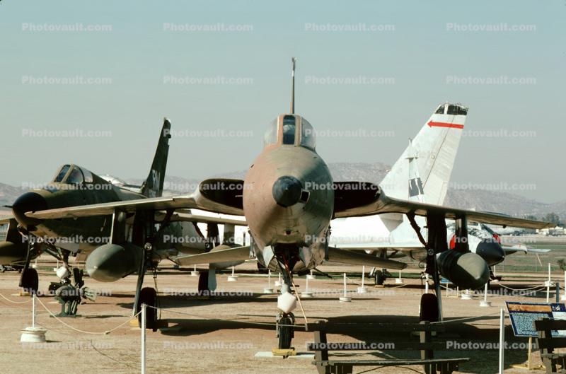 Republic F-105D Thunderchief, head-on