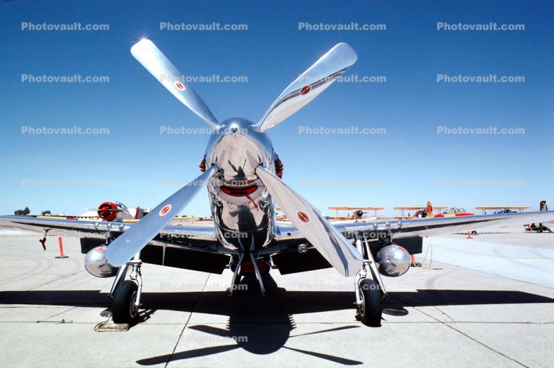Shiny Chrome Propeller, North American P-51D Mustang, head-on