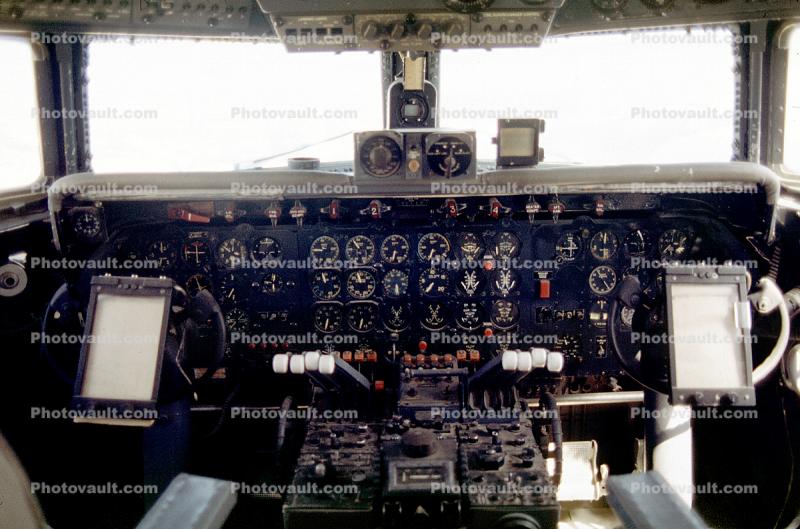 steam gauges, Douglas C-118A, Presidential Aircraft