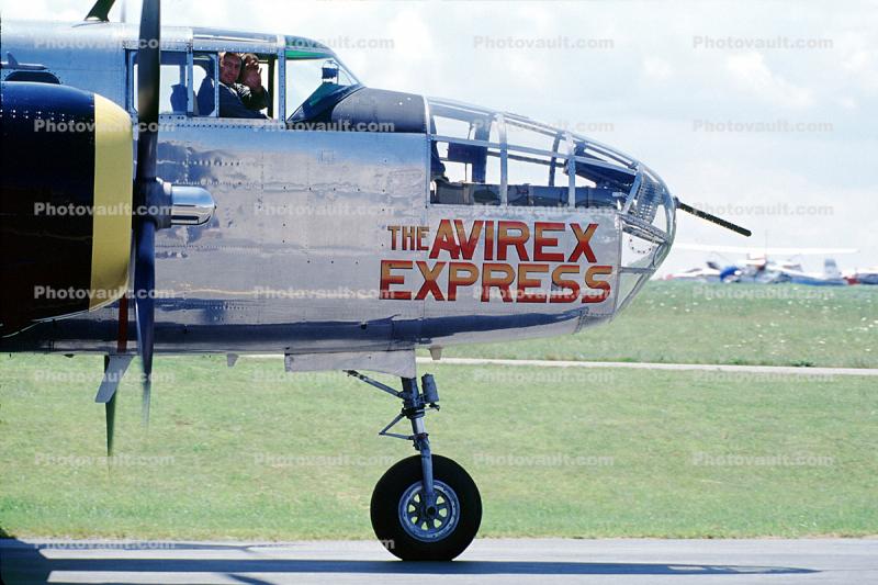 The Avirex Express, machine guns, nose wheel