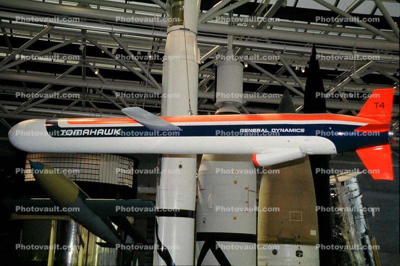 General Dynamics, Tomahawk land attack cruise missile, BGM-109 Tomahawk, Smart Weapon, UAV, drone