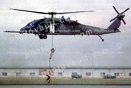 Sikorsky SH-60 Blackhawk, Soldiers hanging on, Moffett Field, airborne, flight, flying, USAF
