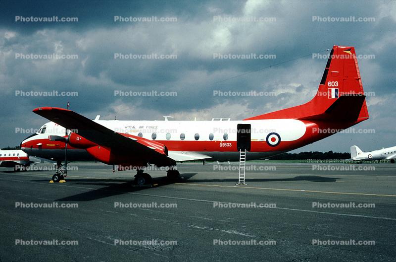 803, Hawker Siddeley HS 748, medium-sized turboprop