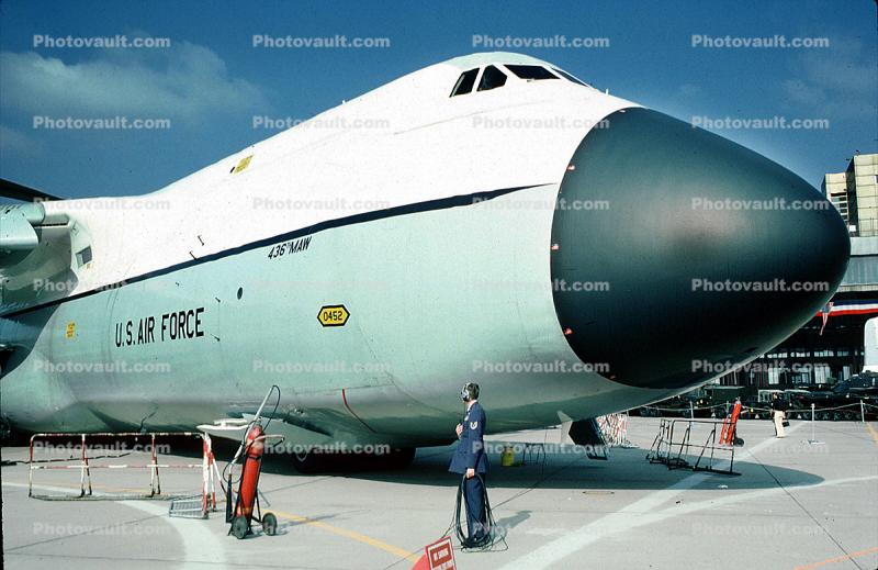 0452, 436 MAW, Lockheed C-5 Galaxy, nose