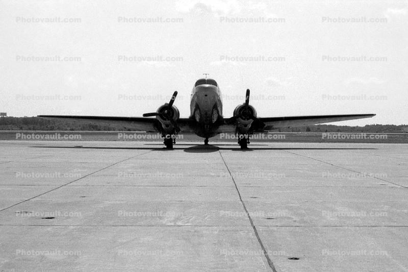 Douglas C-47 Skytrain, Chuting Stars, head-on, US Navy Parachute Team, 1950s