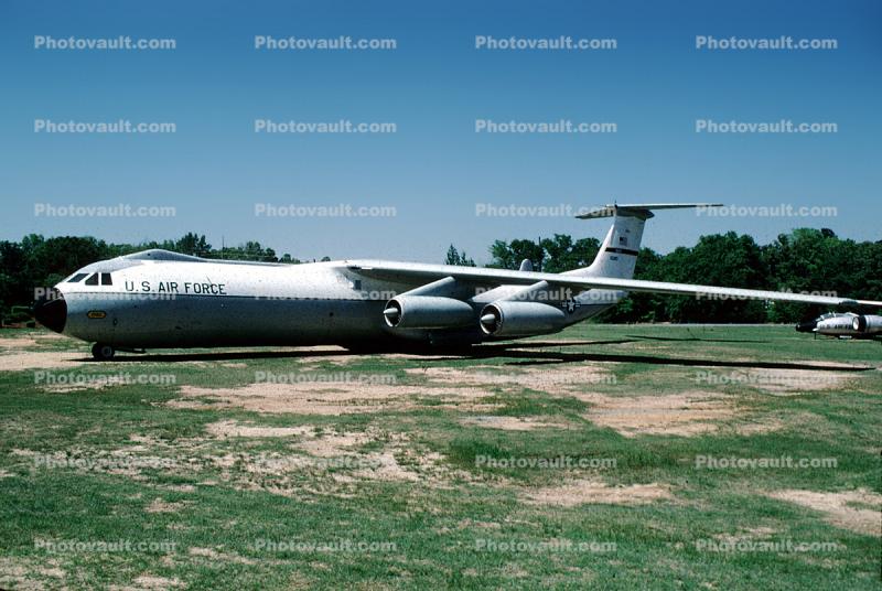 Lockheed C-141 StarLifter