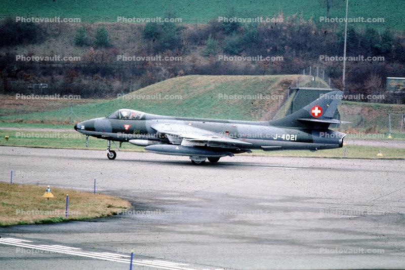 J-4021, Hawker Hunter, British jet fighter aircraft of the 1950s and 1960s, 1960s