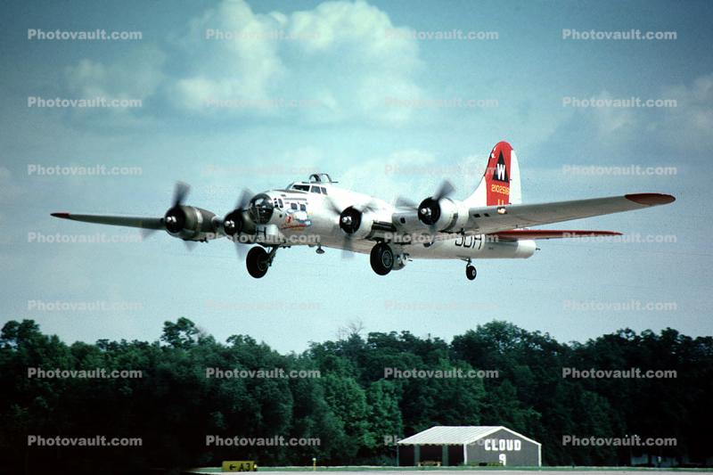 B-17 Landing, tailwheel