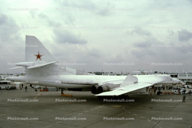 Tu-160 Blackjack Strategic Bomber, Variable-sweep Wing Ssupersonic Missile Carrier