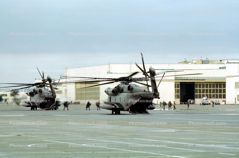 Hangars, Sikorsky CH-53E Super Stallion, flight, flying, urban warfare training, Operation Kernel Blitz