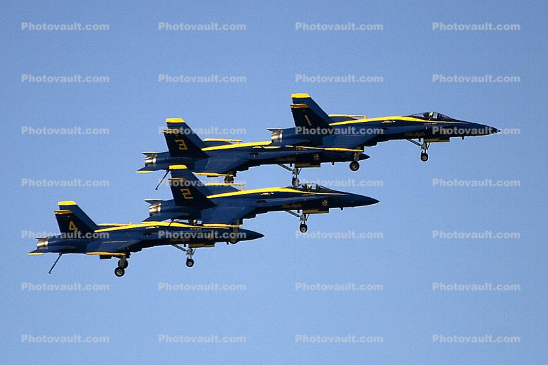 Blue Angels, formation flight